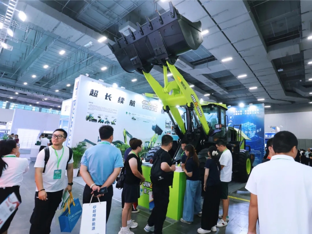 与您砼行丨晋工新能源携绿色电动化解决方案亮相2025中国国际混凝土博览会！